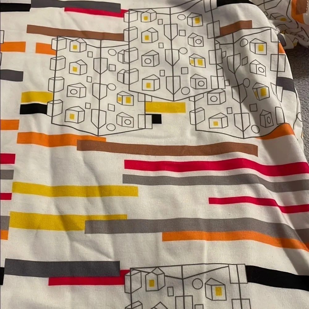 Abstract Patterned T-Shirt - Picture 4 of 5